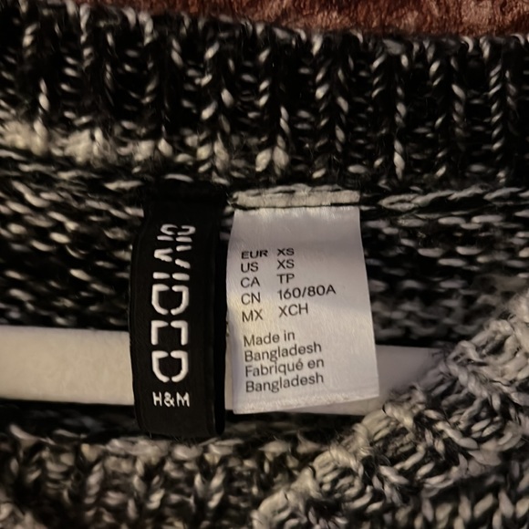 Black and white sweater - Picture 4 of 4